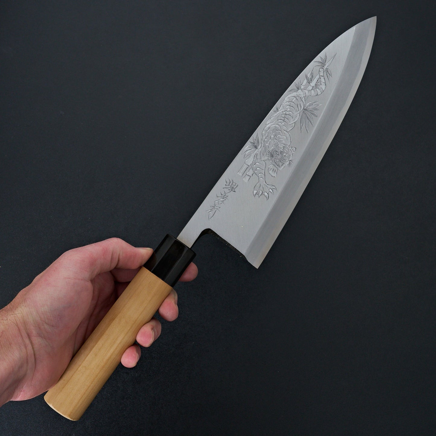 Sakai Takayuki Michiko Kubota Engraved "Tiger Eye" Kasumitogi Deba 225mm