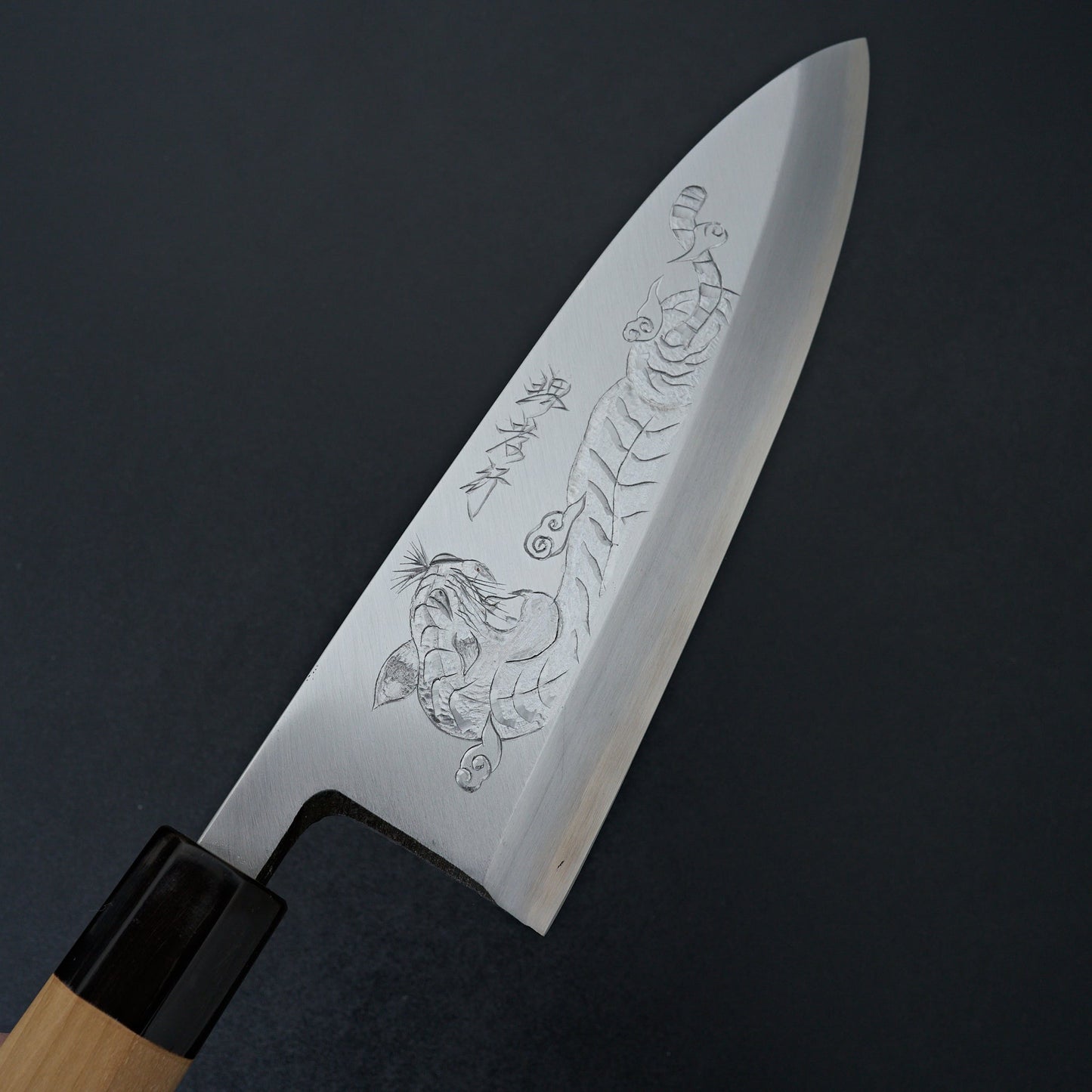 Sakai Takayuki Michiko Kubota Engraved "Tiger" Kasumitogi Deba 225mm