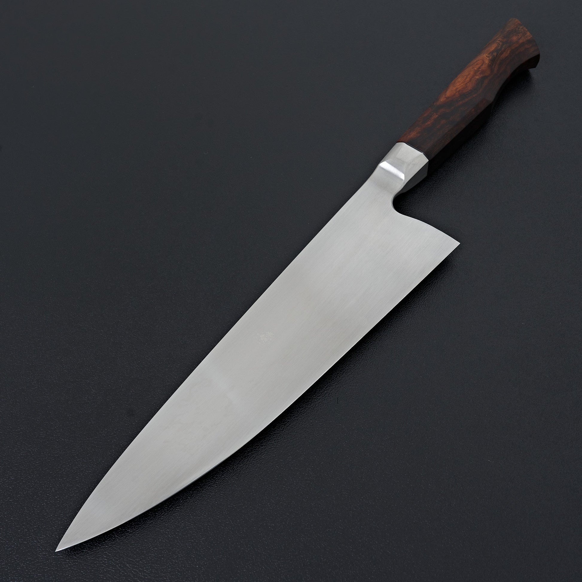 Definition Forge Integral Ironwood Chef 210mm