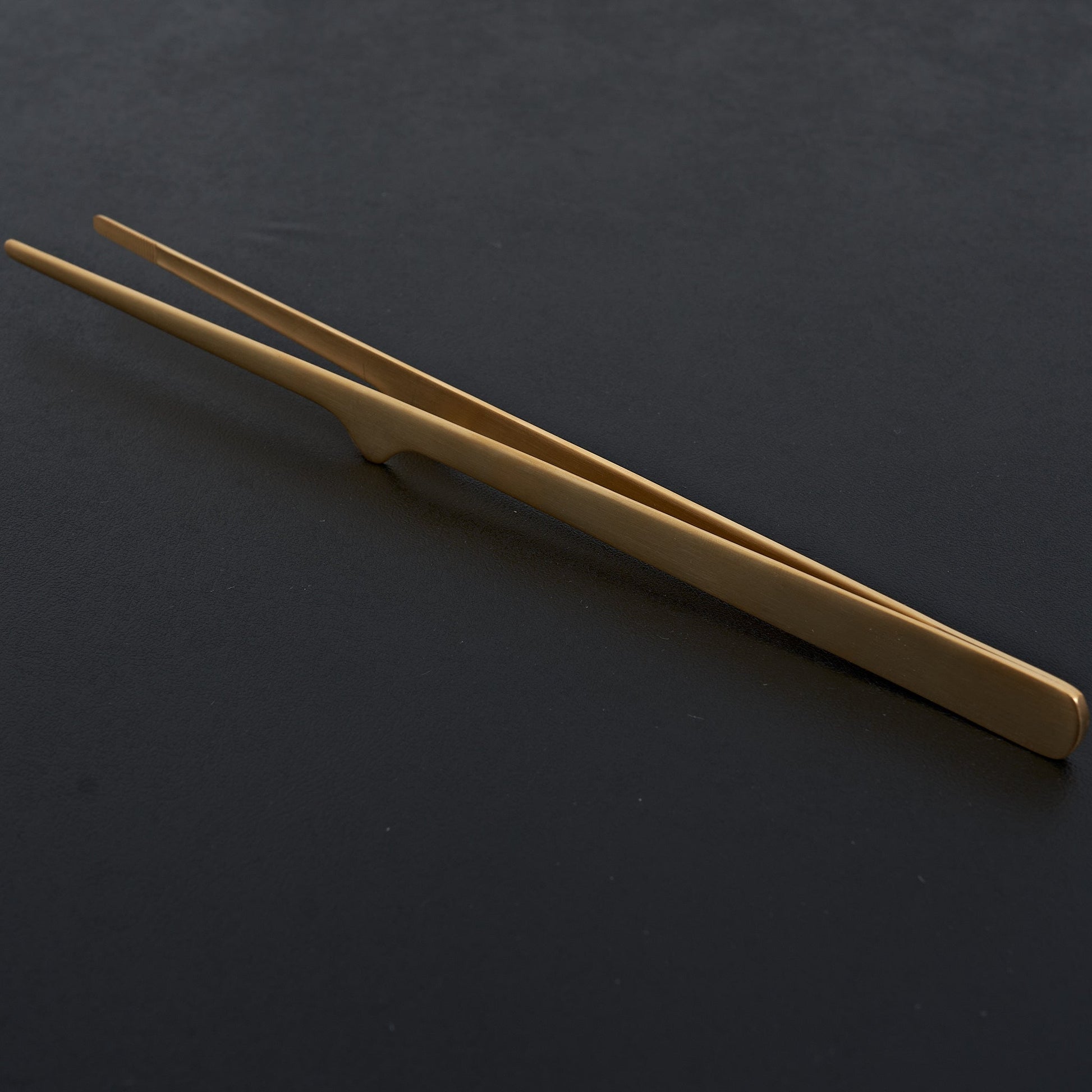 Gestura 10" Stando Tweezer Gold