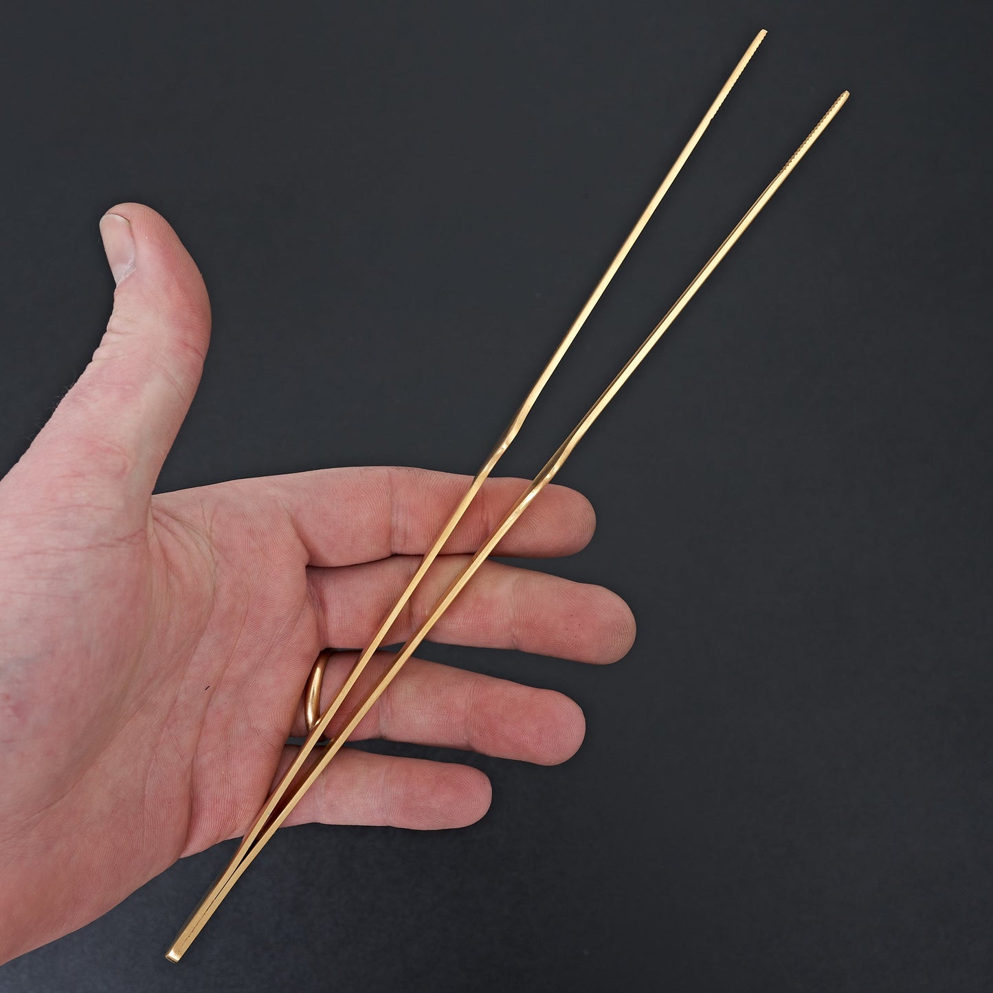 Gestura 10" Stando Tweezer Gold